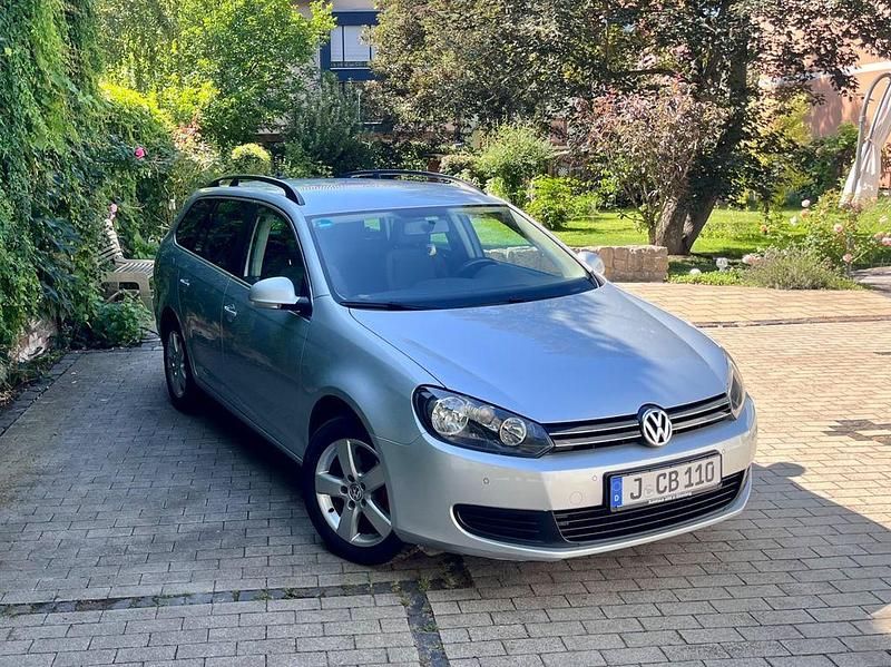 Silber Gebraucht 2011 VW Golf VI Comfortline Kombi | 4.400 € (Fairer Preis) - Bild 1/4