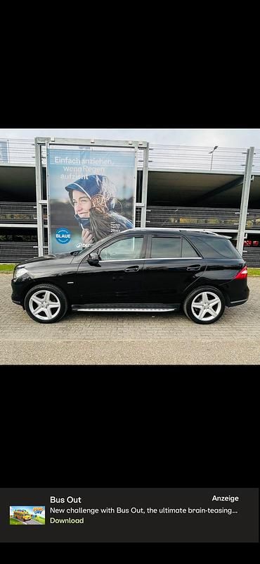 Schwarz Gebraucht 2011 Mercedes ML350 SUV | 16.500 € (Fairer Preis) - Bild 1/4