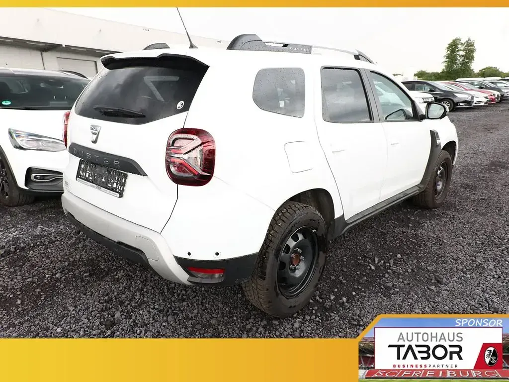 Używany Dacia Duster Prestige 150 KM (110 kW) 2022 Biały SUV