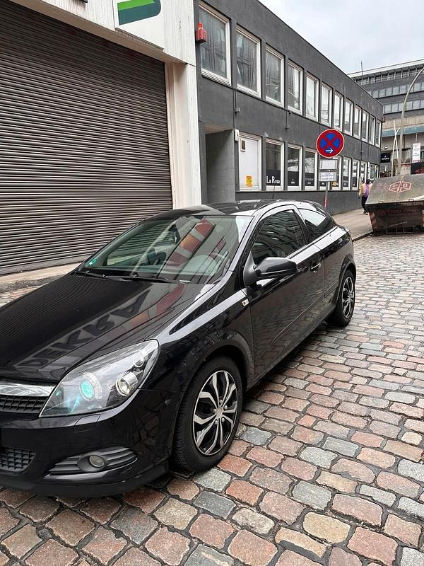 Gebraucht Opel Astra 150 PS (110 kW) 2010 Schwarz Coupé
