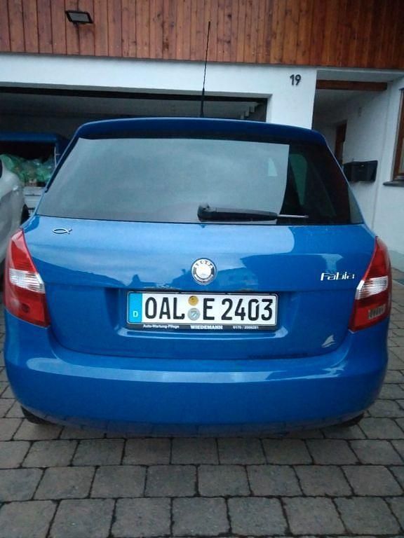 Gebraucht Skoda Fabia 69 PS (50 kW) 2008 Blau Limousine