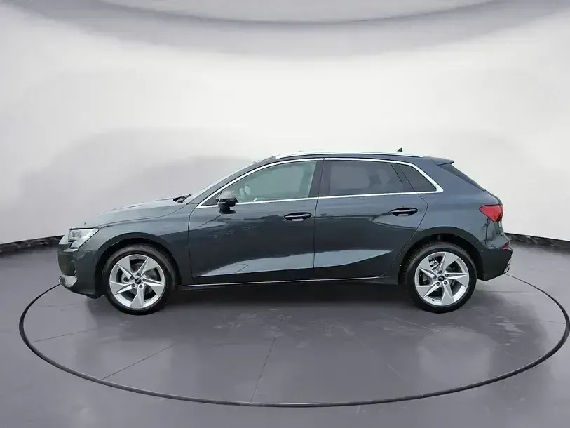 Używany Audi A3 Ambiente 116 KM (85 kW) 2025 Szary Kombi