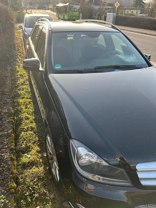 Gebraucht Mercedes C180 156 PS (114 kW) 2013 Schwarz Kombi