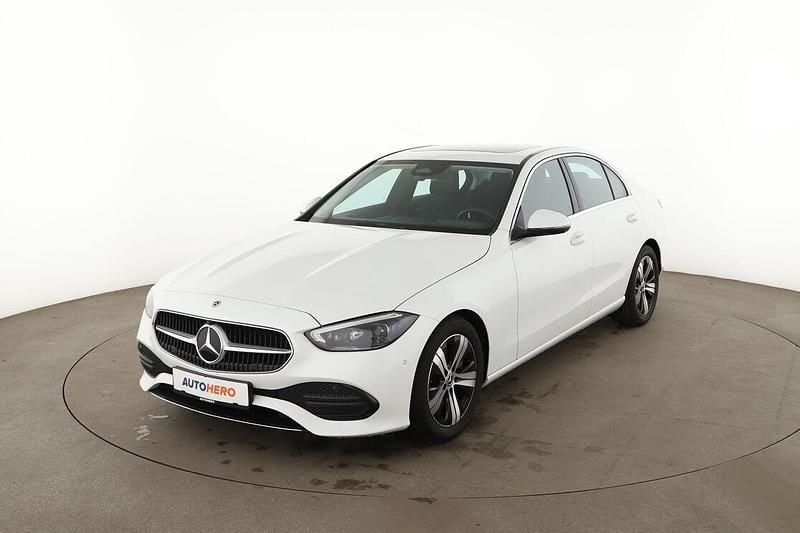 Gebraucht Mercedes C300 Avantgarde 258 PS (189 kW) 2022 Weiß Limousine