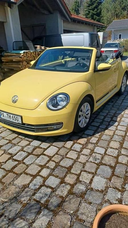 Gebraucht VW Beetle Cabriolet Design 140 PS (102 kW) 2013 Gelb Cabrio