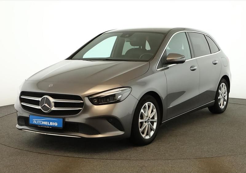 Mountaingrau metallic Gebraucht 2019 Mercedes B200 Progressive Van / Kleinbus | 22.880 € - Bild 1/4