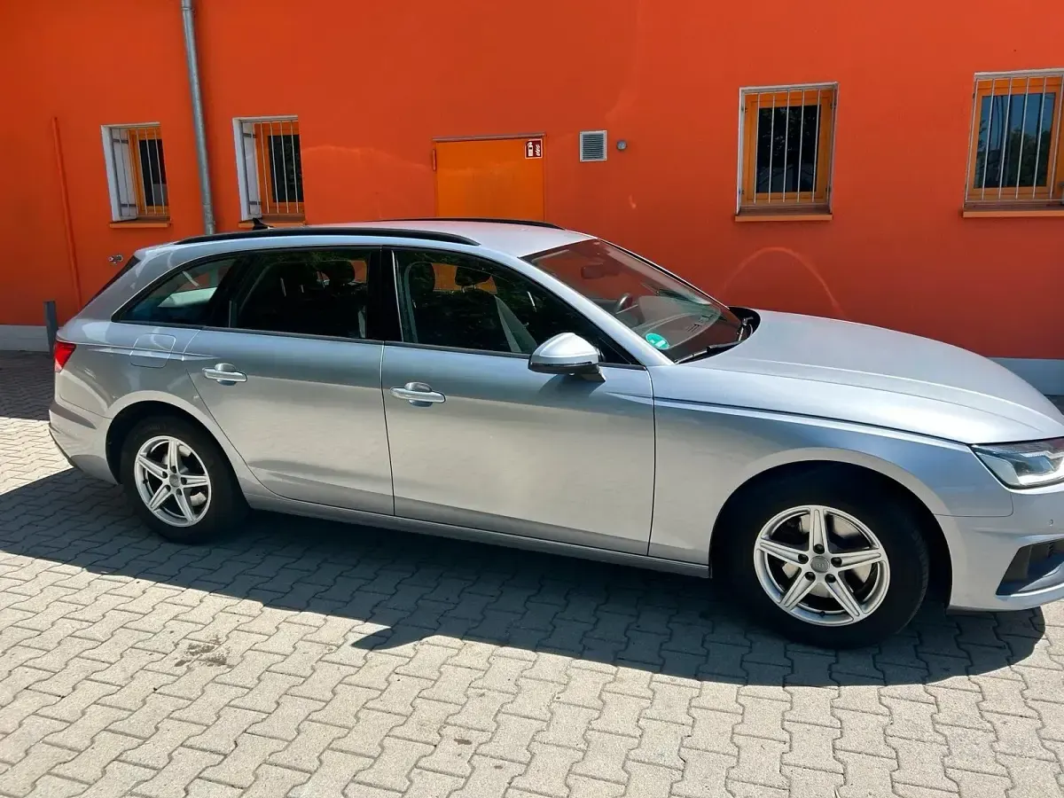 Używany Audi A4 Ambiente 163 KM (119 kW) 2020 Srebrny Kombi
