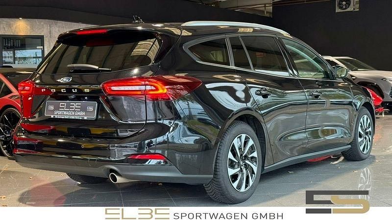 Gebraucht Ford Focus Titanium 155 PS (114 kW) 2025 Schwarz Limousine
