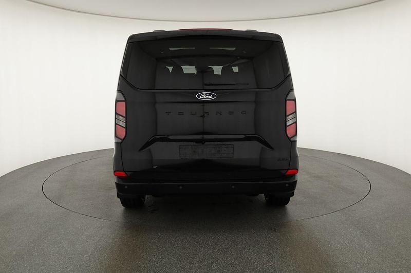 Agate black metallic Neu 2025 Ford Tourneo Custom Titanium Limousine | 61.475 € (Etwas zu teuer) - Bild 1/4