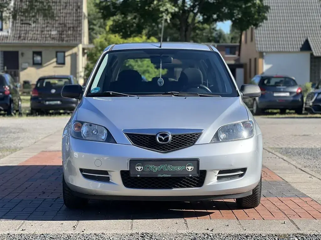 Gebraucht Mazda 2 75 PS (55 kW) 2005 Silber Kleinwagen