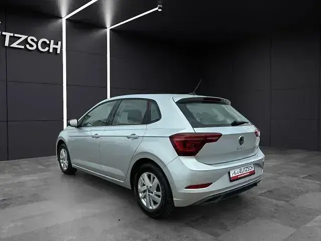Gebraucht VW Polo Style 95 PS (69 kW) 2023 Reflexsilber metallic Kleinwagen