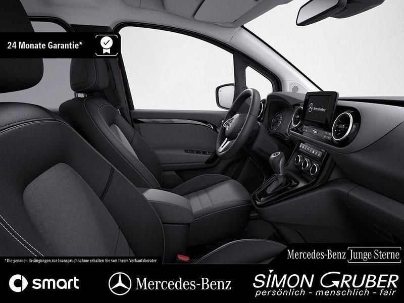 Gebraucht Mercedes EQT200 89 kW (122 PS) 2024 Rot Van / Kleinbus