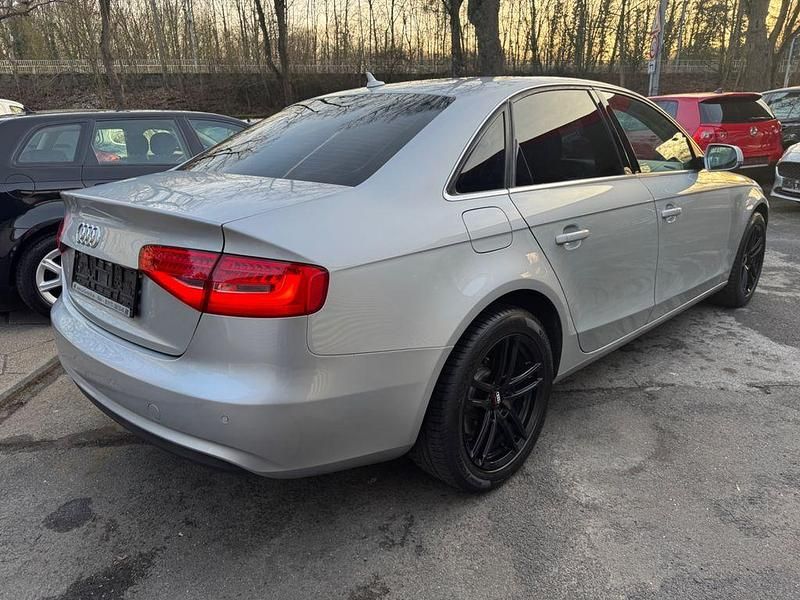 Gebraucht Audi A4 Ambiente 150 PS (110 kW) 2014 Silber Limousine
