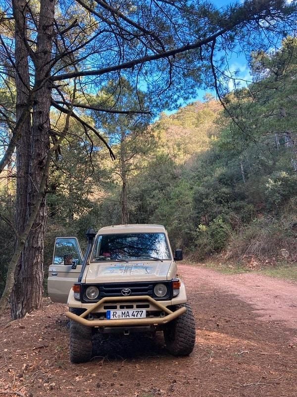 Gebraucht Toyota Land Cruiser 140 PS (102 kW) 2002 Beige SUV