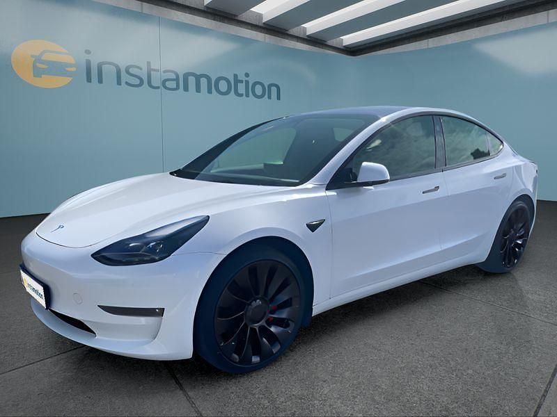 Weiß Gebraucht 2022 Tesla Model 3 Limousine | 30.449 € (Fairer Preis) - Bild 1/4