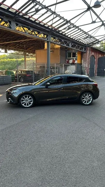 Gebraucht Mazda 3 Sports-Line 120 PS (88 kW) 2014 Braun Limousine