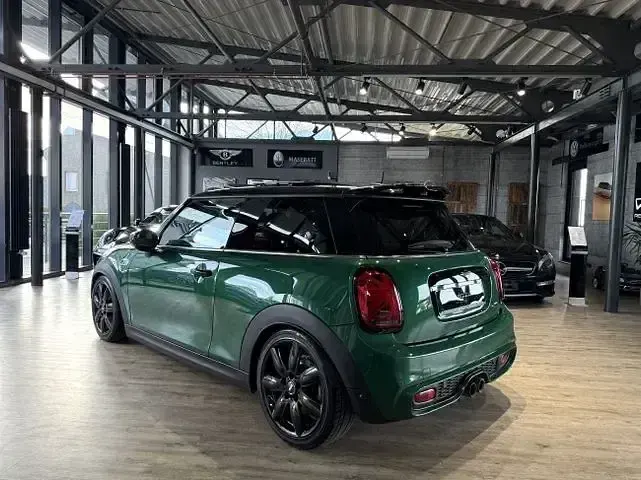 Second-hand Mini John Cooper Works 178 CP (130 kW) 2021 Verde Hatchback