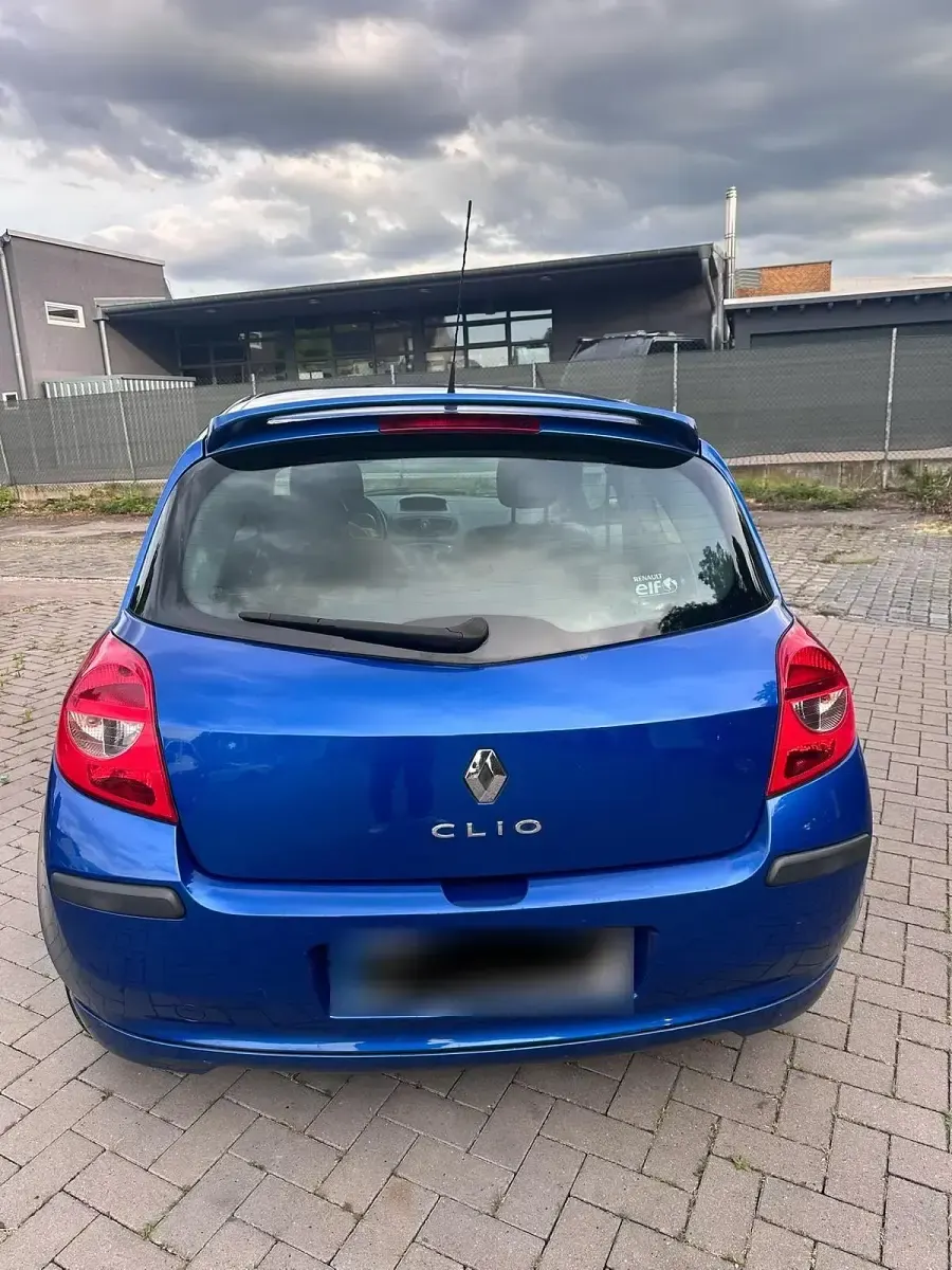Gebraucht Renault Clio 80 PS (58 kW) 2009 Blau Kleinwagen