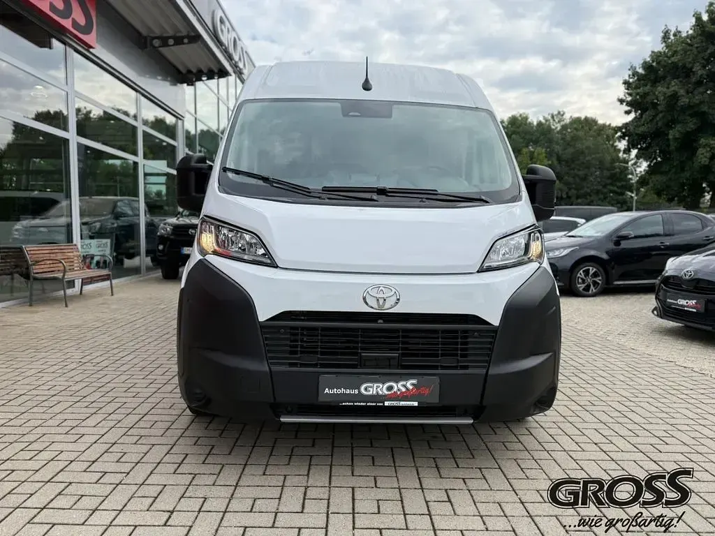 Gebraucht Toyota Proace H2 140 PS (102 kW) 2024 Weiss Van / Kleinbus