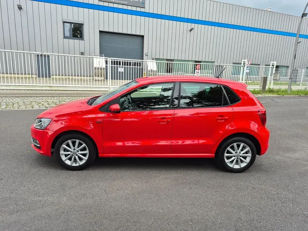 Gebraucht VW Polo LOUNGE 90 PS (66 kW) 2016 Rot Limousine