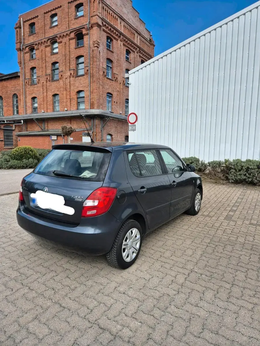 Gebraucht Skoda Fabia 69 PS (50 kW) 2009 Grau Kleinwagen