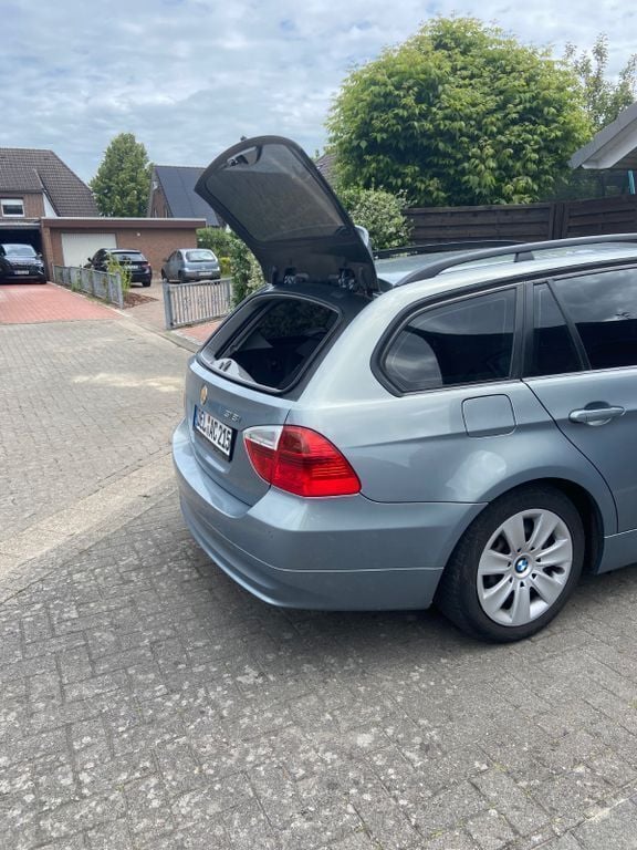 Blau Gebraucht 2006 BMW 318 Kombi | 3.999 € (Superpreis) - Bild 1/4