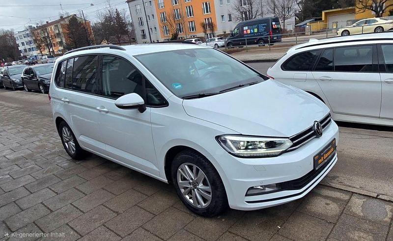 Gebraucht VW Touran Comfortline 150 PS (110 kW) 2025 Weiß Van / Kleinbus