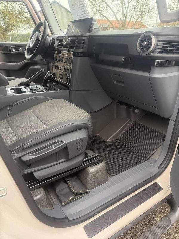 Gebraucht Ineos Grenadier 249 PS (183 kW) 2024 Grau Kombi