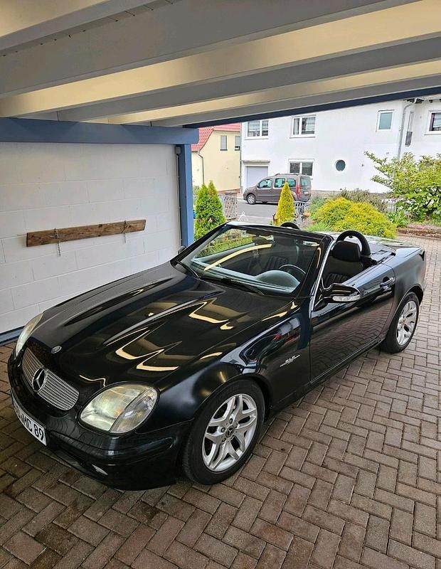 Schwarz Gebraucht 2003 Mercedes SLK200 Cabrio | 6.000 € (Fairer Preis) - Bild 1/4