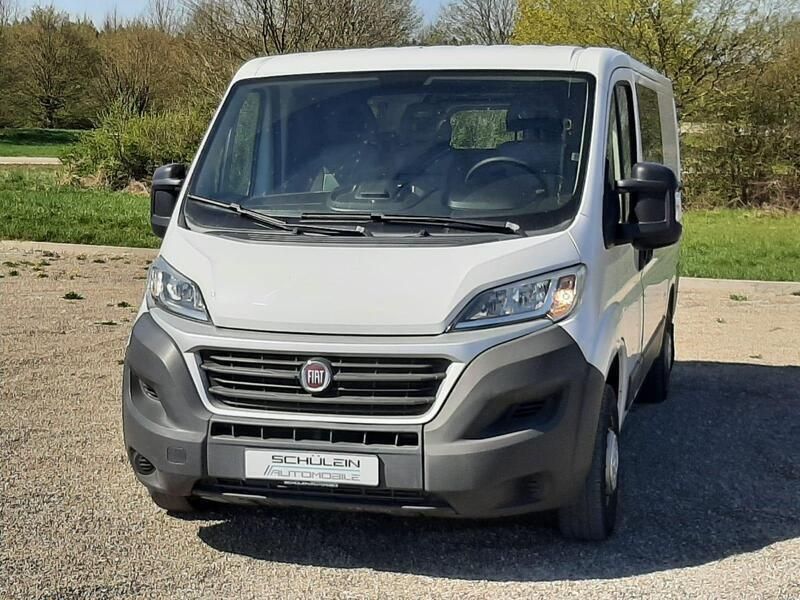 Weiß Gebraucht 2016 Fiat Ducato Van | 7.479 € (Teuer) - Bild 1/4
