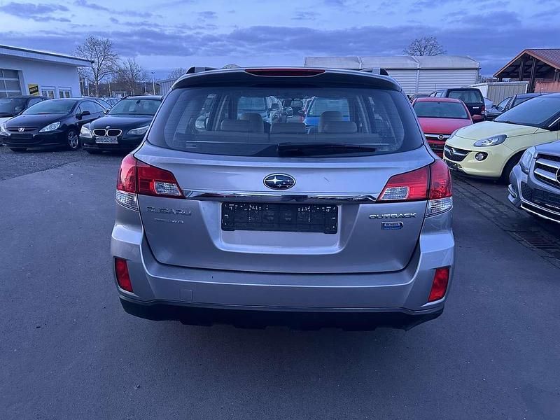 Gebraucht Subaru Outback Trend 150 PS (110 kW) 2011 Silber Kombi