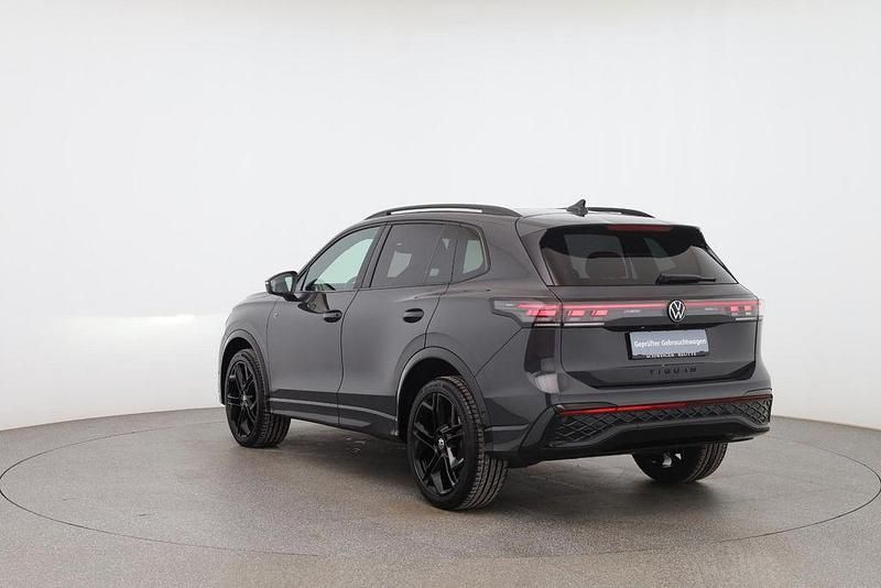 Gebraucht VW Tiguan R-line 193 PS (141 kW) 2024 Grau SUV