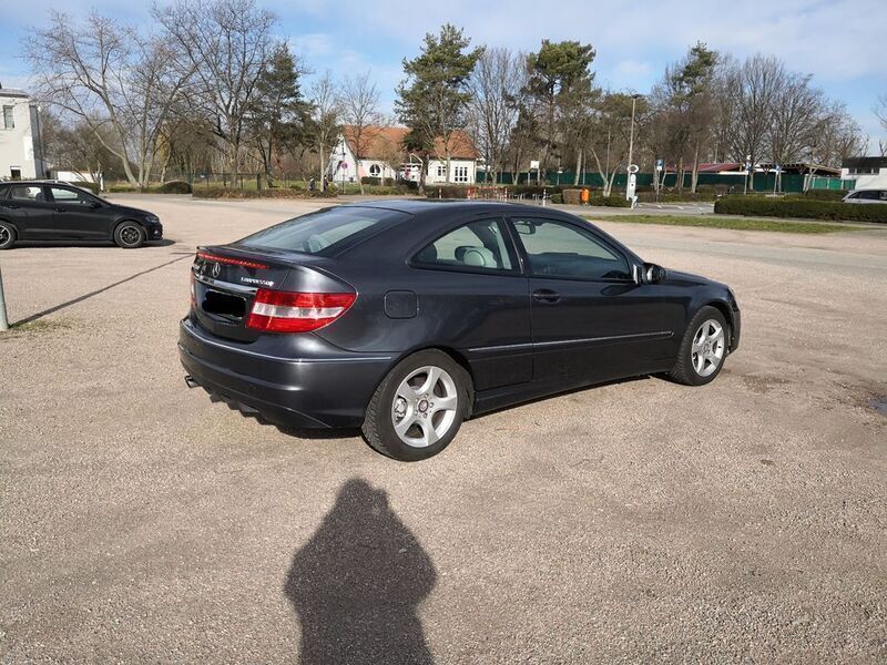 Gebraucht Mercedes CLC180 143 PS (105 kW) 2009 Grau Kleinwagen