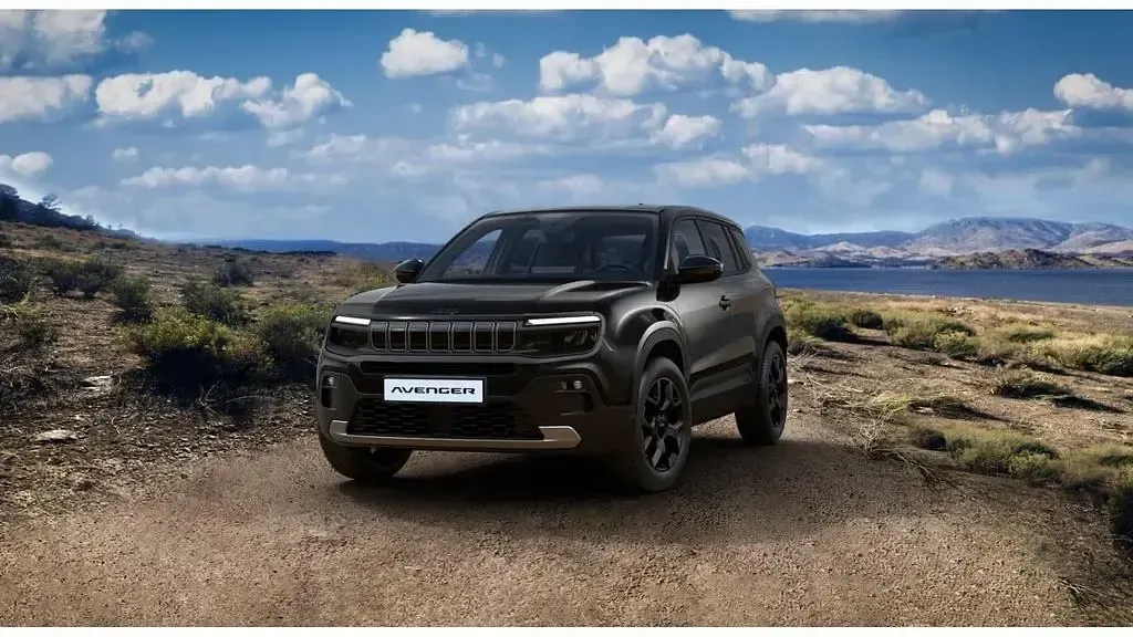 Neu Jeep Avenger 156 PS (114 kW) 2026 Schwarz SUV
