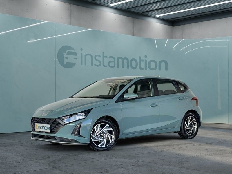 Grün Neu 2025 Hyundai i20 Comfort Limousine | 18.270 € (Fairer Preis) - Bild 1/4