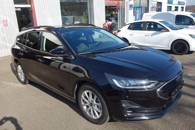 Gebraucht Ford Focus Cool & Connect 180 PS (132 kW) 2022 Schwarz Limousine