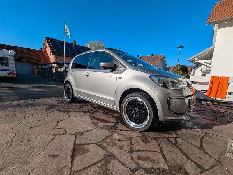 Usado VW e-up! 60 kW (82 HP) 2014 Prateado Citadino