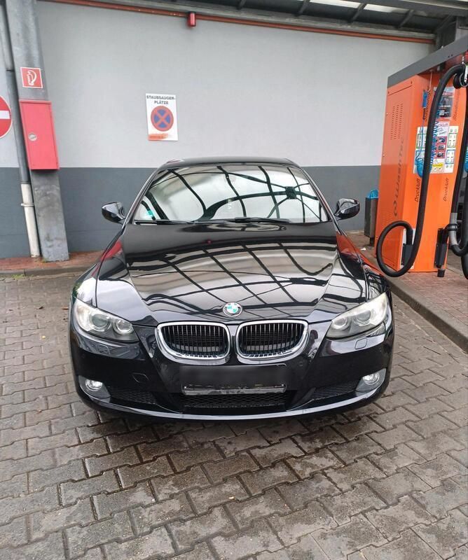 Schwarz Gebraucht 2010 BMW 320 Cabriolet Cabrio | 6.950 € (Guter Preis) - Bild 1/4