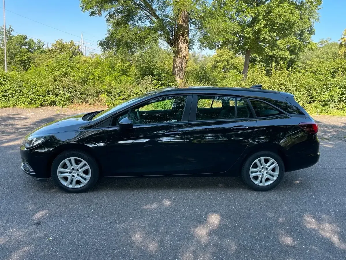 Gebraucht Opel Astra 110 PS (80 kW) 2017 Schwarz Kombi