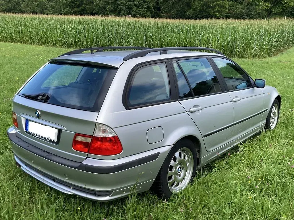 Gebraucht BMW 318 143 PS (105 kW) 2004 Grau Kombi