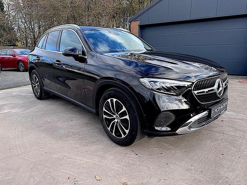 Gebraucht Mercedes GLC220 197 PS (144 kW) 2024 Schwarz SUV