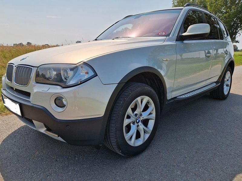 Silber Gebraucht 2010 BMW X3 Lifestyle SUV | 7.199 € (Superpreis) - Bild 1/4