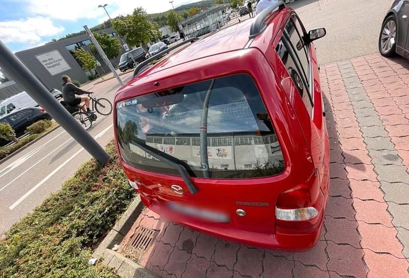 Gebraucht Mazda Demio 75 PS (55 kW) 2001 Rot Kleinwagen