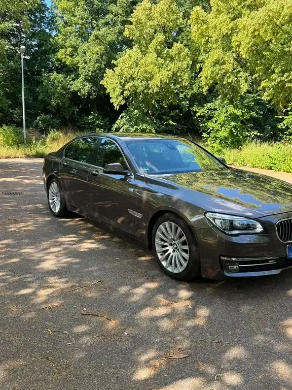 Gebraucht BMW 740 313 PS (230 kW) 2014 Schwarz Limousine