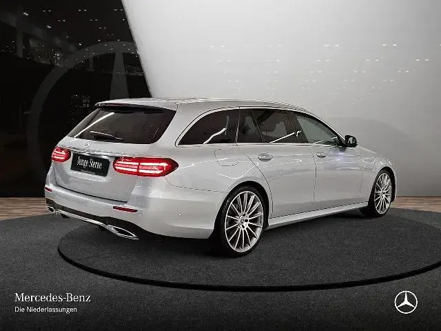 Second-hand Mercedes E220 Avantgarde 200 CP (147 kW) 2023