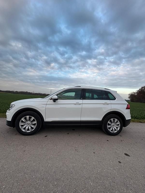 Weiß Gebraucht 2017 VW Tiguan SUV | 19.000 € (Fairer Preis) - Bild 1/4