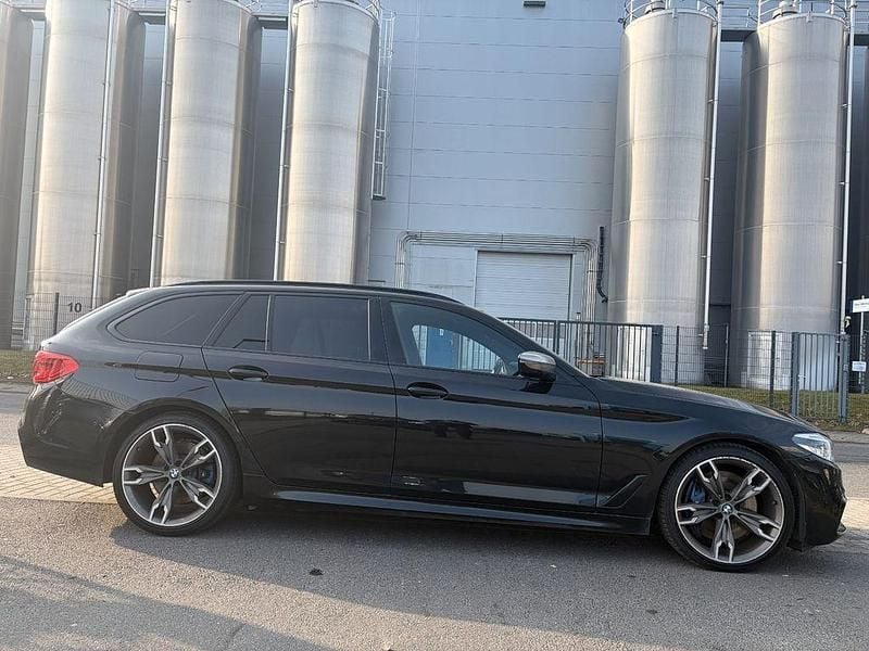 Gebraucht BMW M550 Performance 400 PS (294 kW) 2017 Schwarz Limousine