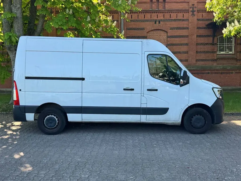 Gebraucht Renault Master 135 PS (99 kW) 2020 Weiß Van / Kleinbus