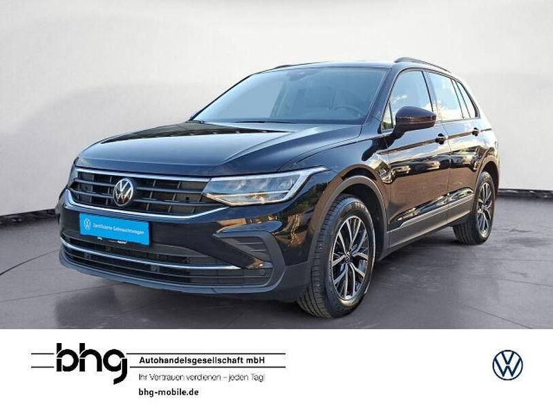 Deep black perleffekt Gebraucht 2022 VW Tiguan Life SUV | 26.930 € (Fairer Preis) - Bild 1/4