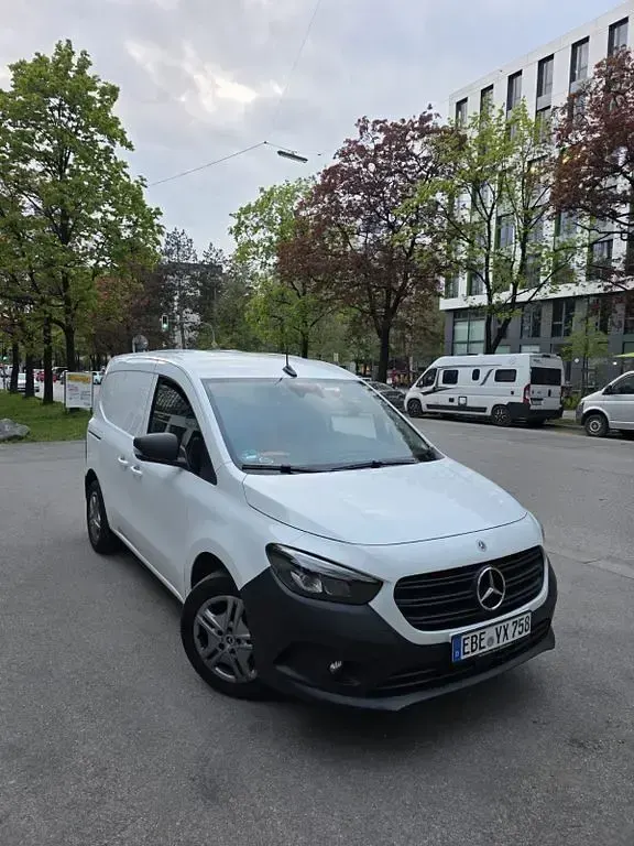 Gebraucht Mercedes Citan 112 116 PS (85 kW) 2023 Weiß Van / Kleinbus